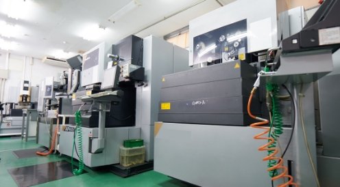 放電加工機
